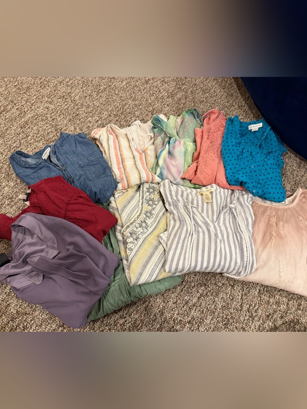 Bundle of women’s medium tops